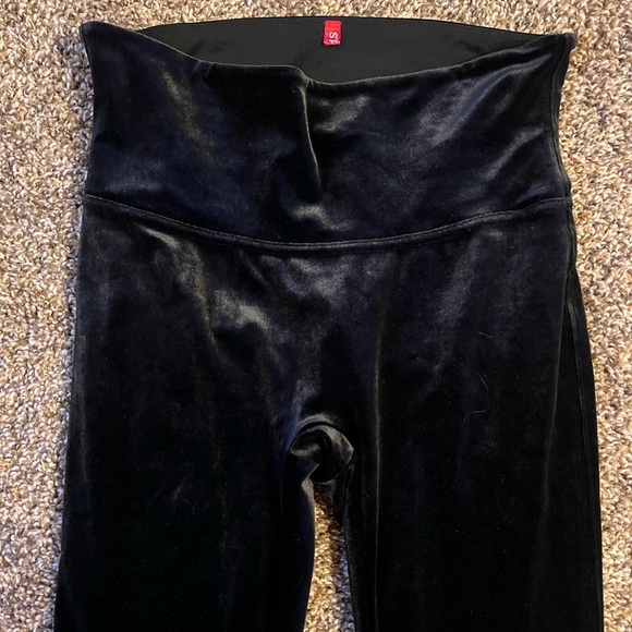 Spanx Velvet Leggings Black Size Small - Picture 11 of 15